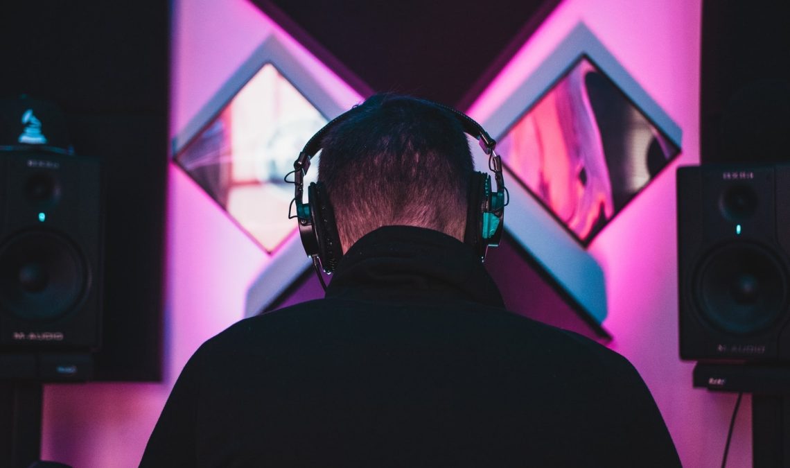 How to Stream Entertainment Games