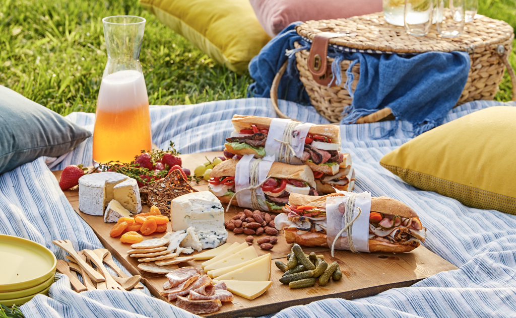 Must-Have Evening Picnic Essentials