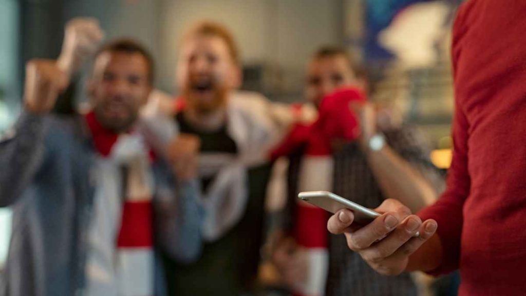What sports offer the biggets varienty of financial income?