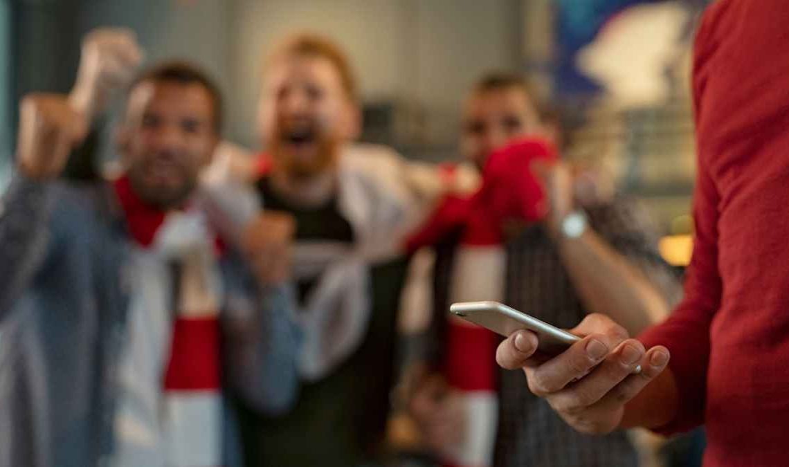What sports offer the biggets varienty of financial income?