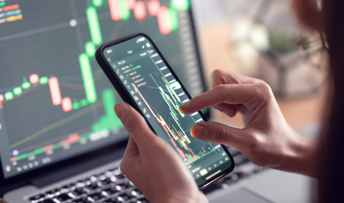 Top Features of an Online Share Trading App to Analyze Idea Share Price Easily